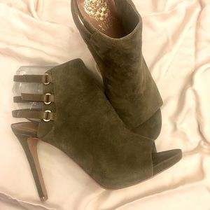 VINCE CAMUTO OLIVE SUEDE BOOTIES